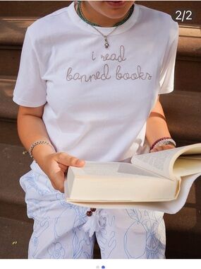 Lingua Franca “I Read Banned Books” Tee – Size S